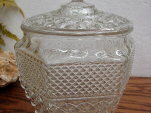 Vintage Anchor Hocking Wexford MCM Cookie Jar w/ Finial Lid