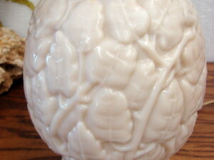 Vintage 1920-30's Aladdin Ivory Alacite Oak Leaf Electric Lamp w/ Hardware and Finial