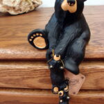 Big Sky Carvers Bearfoot Bears Jeff Fleming Helping Paw Shelf Sitter Bear Cubs