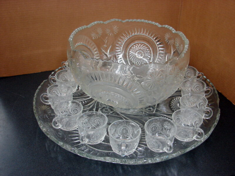 Vintage LE Smith Glass Pinwheel Slewed Horseshoe Punch Bowl Cups Tray 15 pc Set, Moose-R-Us.Com Antiques Collectibles Log Cabin Decor