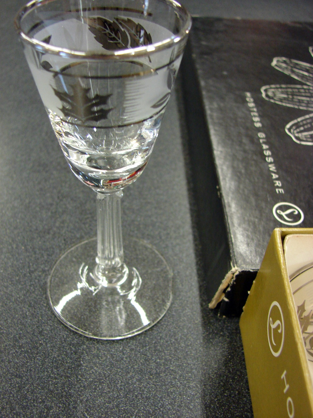 Set/8 Cordial Set in Box MCM Vintage Libbey Silver Leaf Frosted Barware Foliage - Image 2