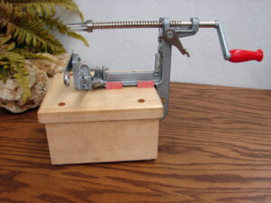 The Pampered Chef Apple Peeler Corer with Wood Stand