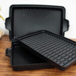 The Pampered Chef Black Shallow Rectangular Microwave Cooker Bacon Steamer #1146