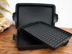 The Pampered Chef Black Shallow Rectangular Microwave Cooker Bacon Steamer #1146