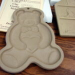 Set/5 The Pampered Chef Stoneware Cookie Mold Gardens Farm Bear - Image 3