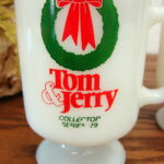 Vintage Milk Glass Tom Jerry Collector Series 1979 Footed Mugs Set/4
