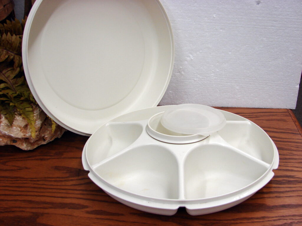 Vintage Tupperware #1667 1666 1665 Divided Serving Tray w/ Lid 4 Pc Set ...