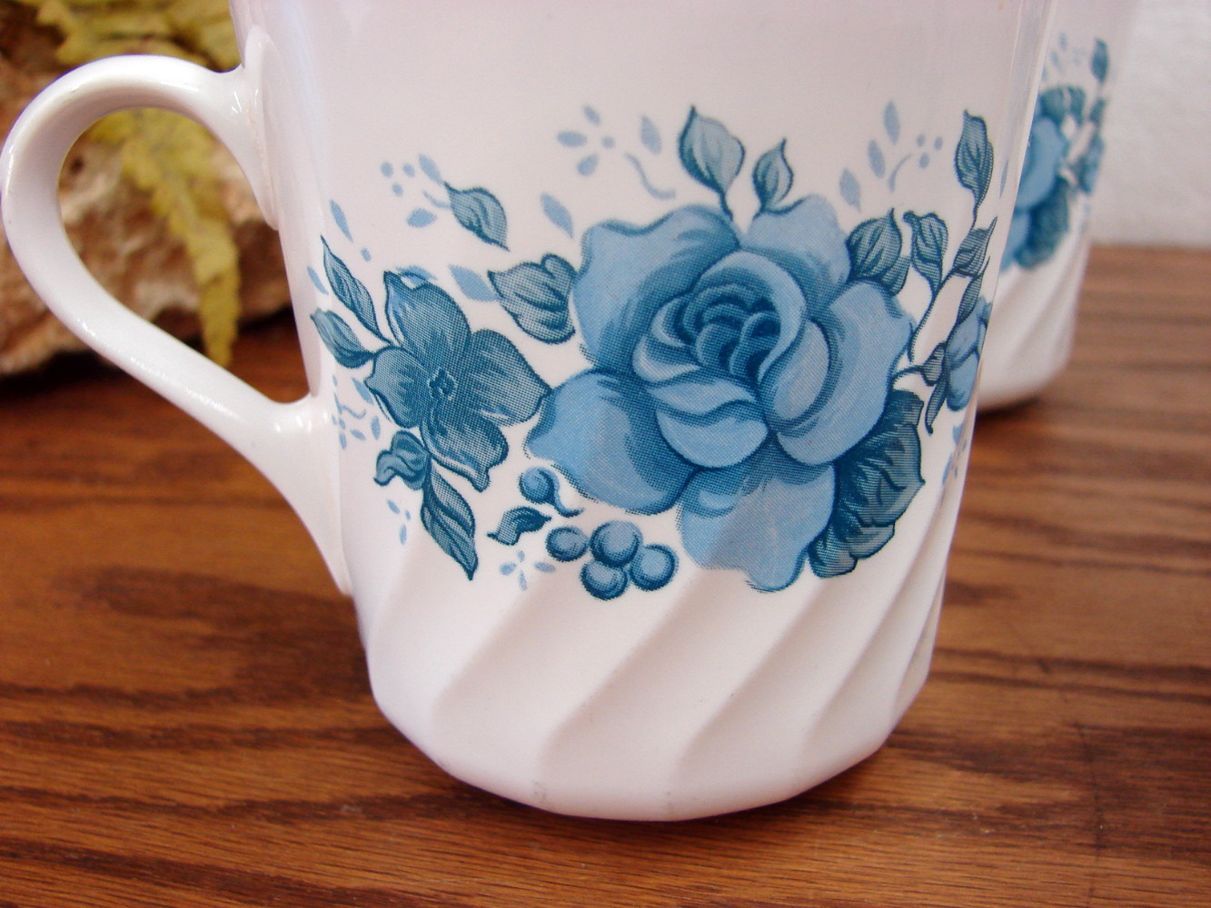 Vintage Corelle Blue Velvet Rose Set/6 Swirl Coffee Cups - Image 2