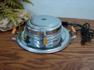 Vintage Electric Art Deco Waffle Iron GE Hot Point Butterscotch Bakelite Handles