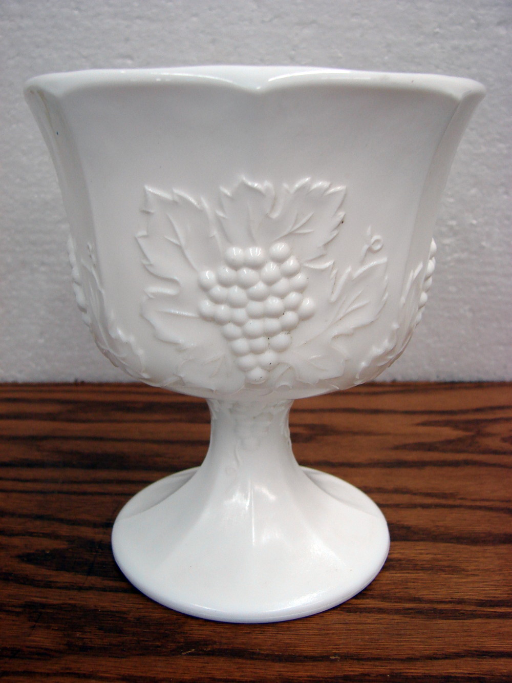 Vintage Indiana Glass Grape Vine Colony White Milk Glass Harvest Pedestal Footed Compote