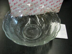 Brand New in Box Retired Princess House Fantasia Raised Relief #5264 Scalloped Serving Bowl