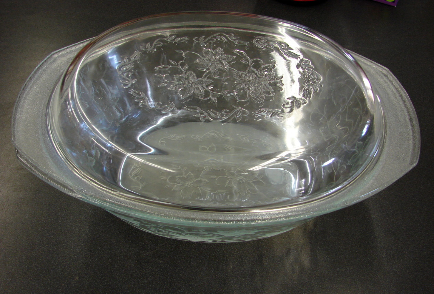 Retired Princess House Fantasia Raised Relief Frosted Crystal Poinsettia Covered Oval Baker