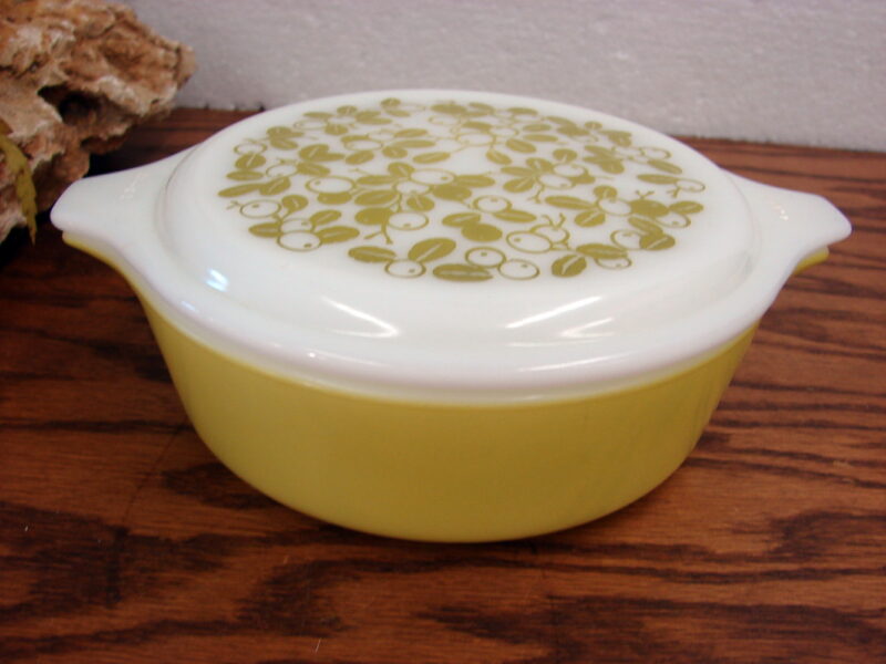 Vintage PYREX Olive Verde #471 Cinderella Round Casserole w/ Lid, Moose-R-Us.Com Log Cabin Decor