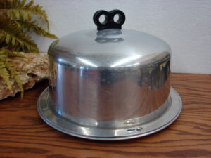 Vintage Regal Ware Aluminum Cake Carrier Pan w/Locking Lid USA 2 Finger Knob