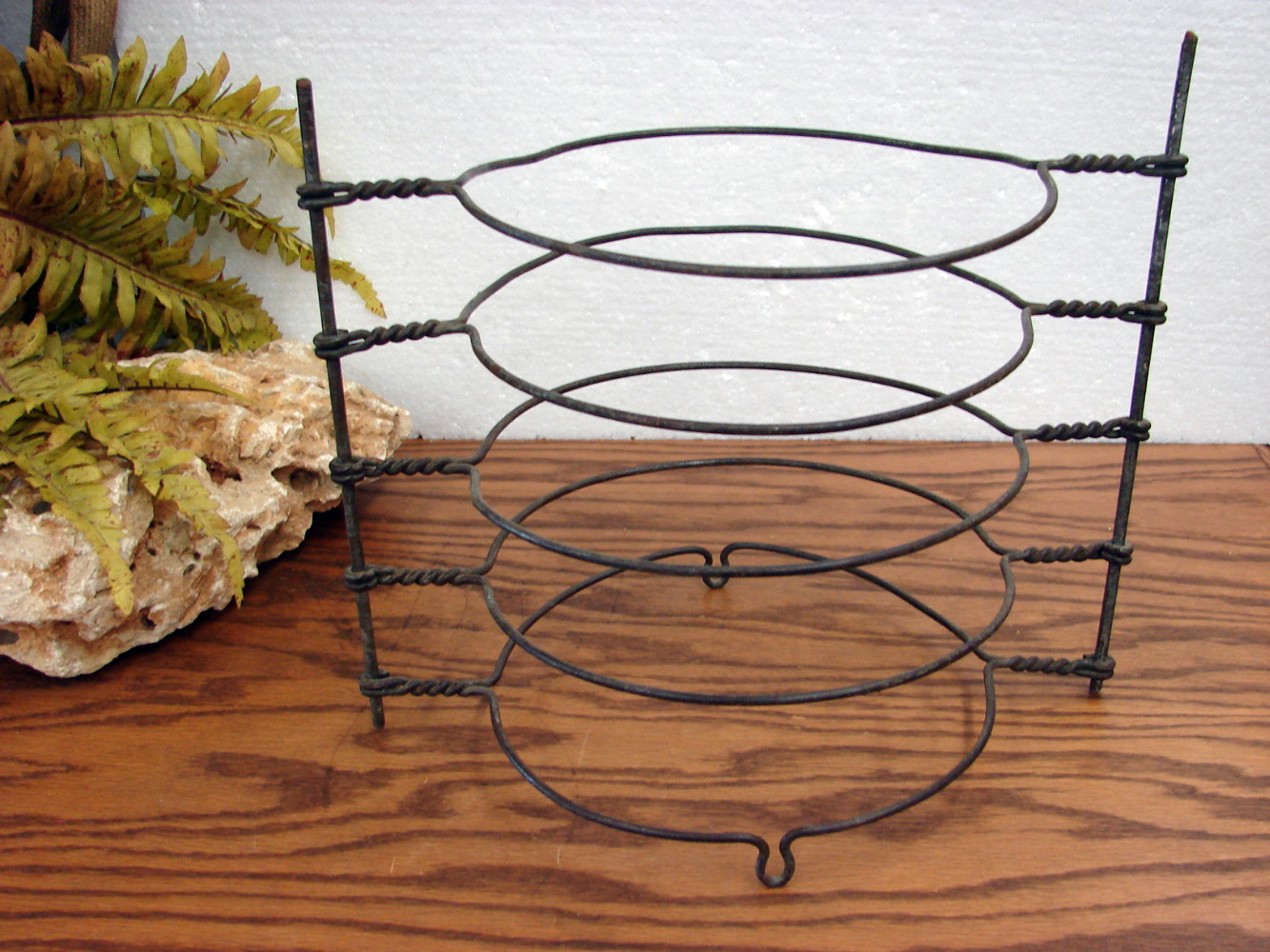 Antique Primitive Twisted Wire Pie Cooling Rack Farmhouse w Vintage Pie Tins Moose R Us.Com Log Cabin Decor