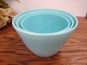 Vintage Anchor Hocking Fire King Turquoise Blue Original Sticker Nest Mixing Bowls S/3