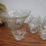 Vintage Anchor Hocking 1960's Grape Cluster Punch Bowl 12 Cups - Image 2