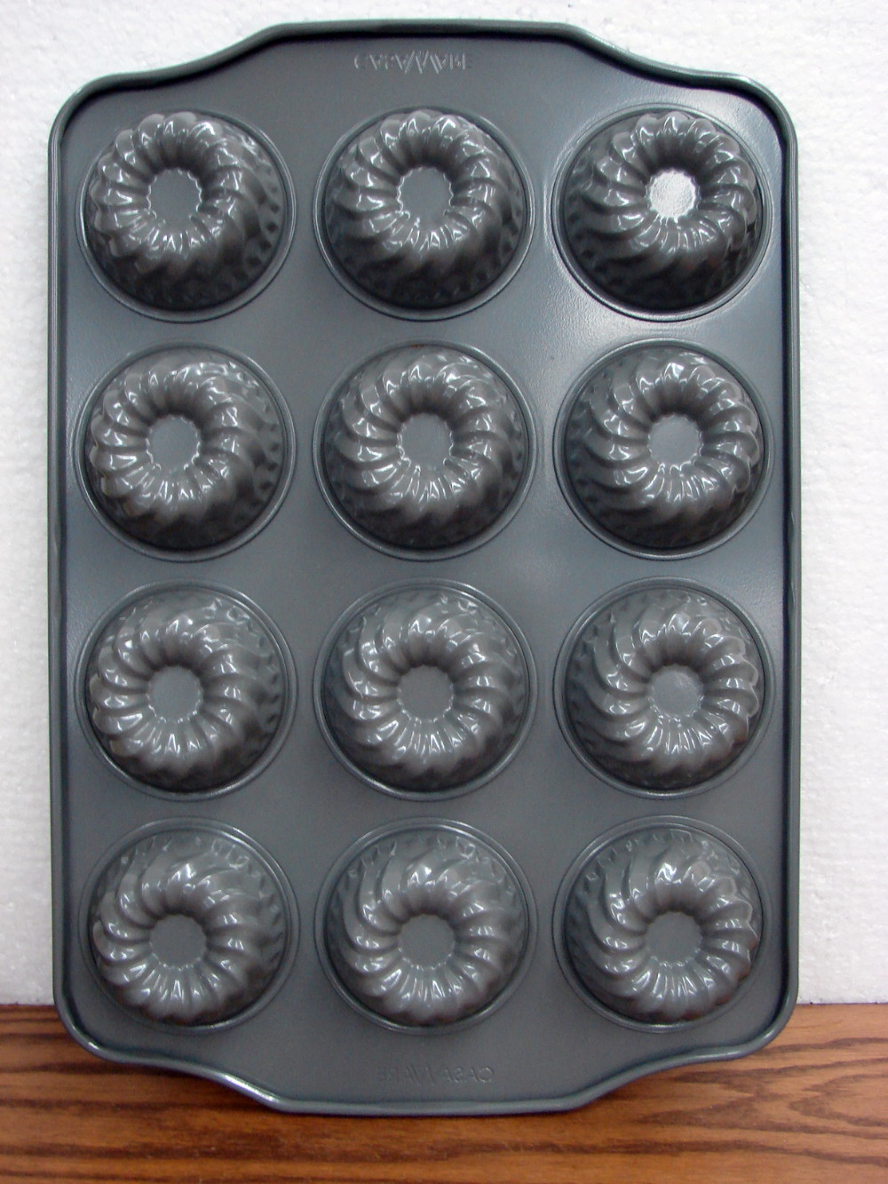 CasaWare Non Stick Fluted Mini Bundt Cake Pan Granite Ware Speckled