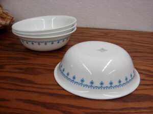 Set/4 Corning Ware Corelle Snowflake Garland Soup Salad Bowls