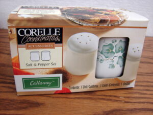 Brand New Corning Callaway Green Ivy Corelle Coordinates Salt Pepper Shaker
