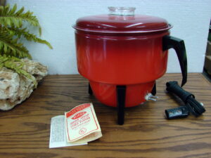 Vintage Brand New Mirro Atomic Electric Popcorn Popper Red Colormode