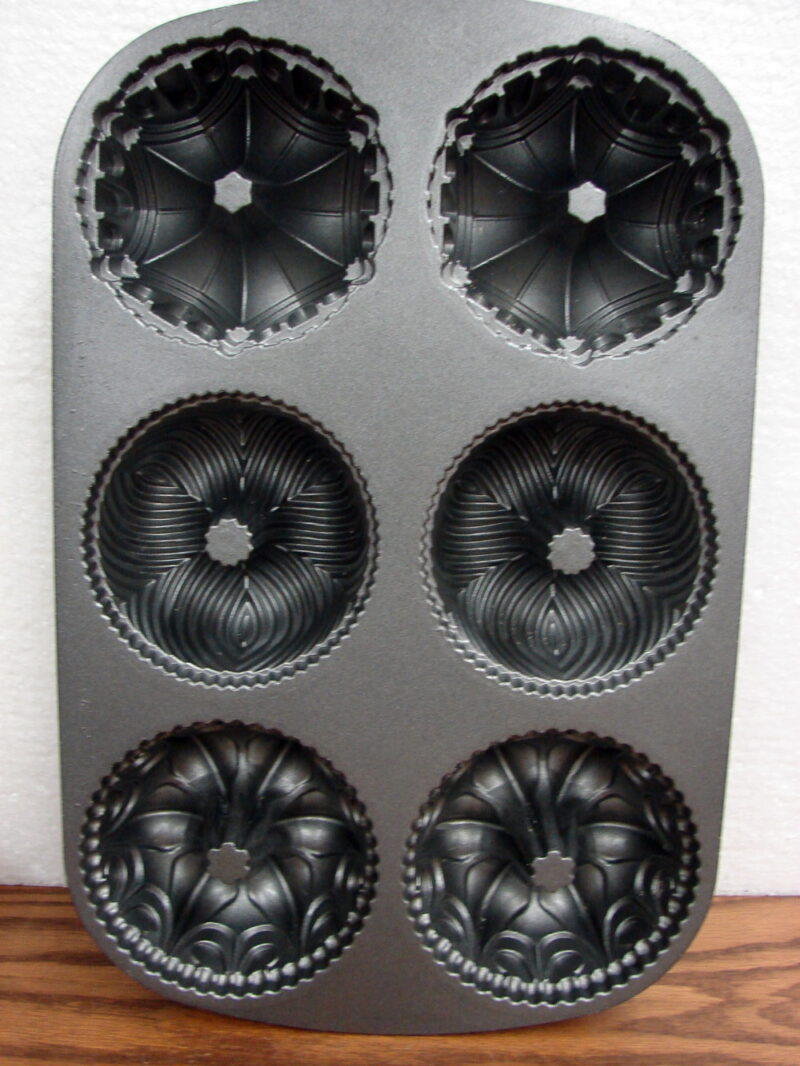 Nordic Ware Multi Mini Bundt Pan Heavy Cast Aluminum Bundtlette Cake, Moose-R-Us.Com Antiques Collectibles Log Cabin Decor