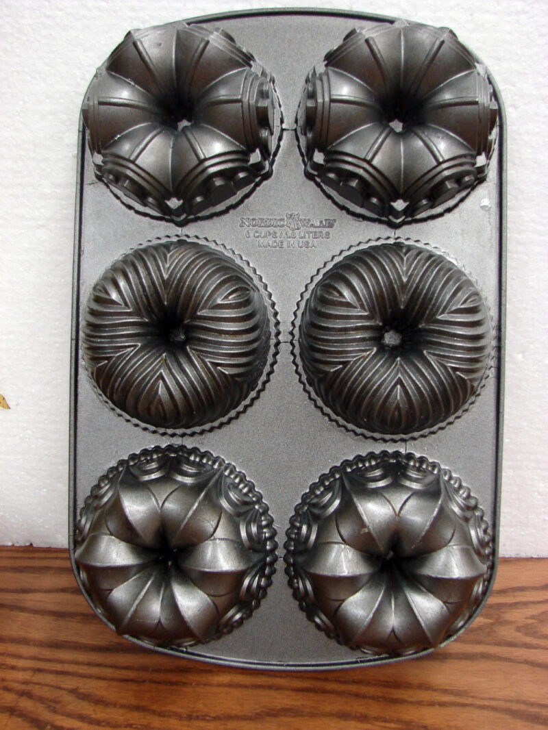 Nordic Ware Multi Mini Bundt Pan Heavy Cast Aluminum Bundtlette Cake, Moose-R-Us.Com Antiques Collectibles Log Cabin Decor