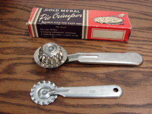 Antique Gold Metal Pie Crust Crimper + Original Box