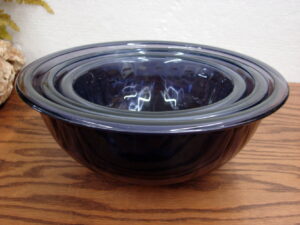 Set/3 Vintage PYREX Glass Amethyst Ribbed Nesting Mixing Bowl Ring Bottom #322 #323 #325