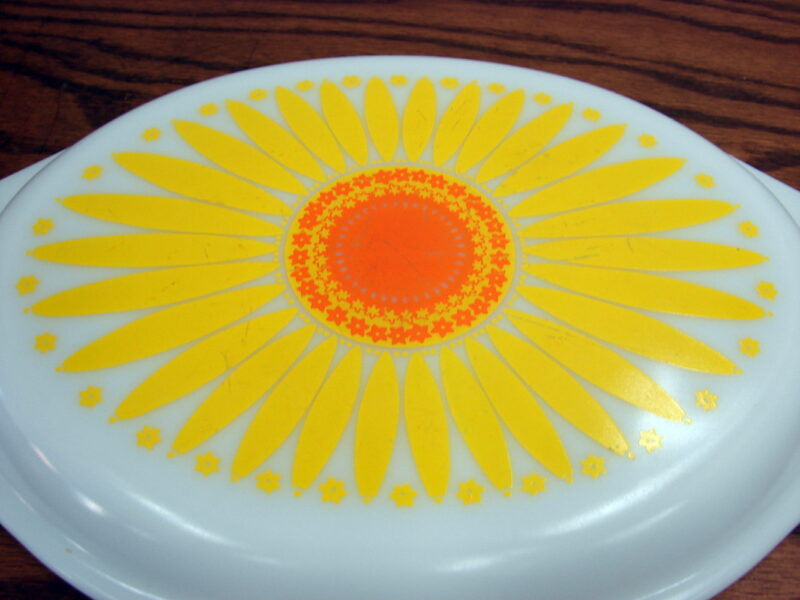 Vintage PYREX Yellow Daisy Sunflower Lid For 2 1/2 Qt Oval Casserole, Moose-R-Us.Com Antiques Collectibles Log Cabin Decor