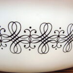 Vintage PYREX #045 Empire Scroll Filigree 2 1/2 Qt w/ Lid
