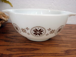 Vintage PYREX Town & Country Pattern #442 Cinderella Nesting Mixing Bowl