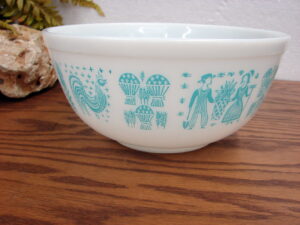 Vintage PYREX Turquoise Butterprint Amish Round Nesting Mixing Bowl #403