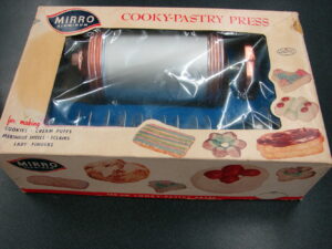 Complete Vintage Mirro #358-AM Cookie Cooky Press in Original Box
