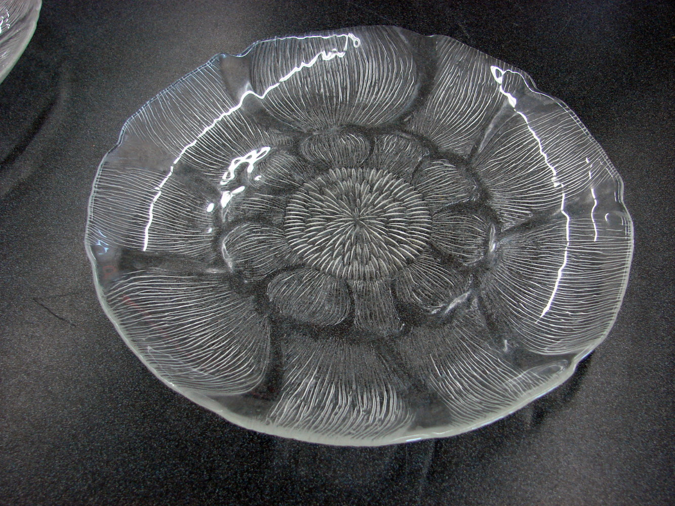 Set/10 Dinner Plate Embossed Glass Arcoroc France Fleur Sunflower Petal Floral