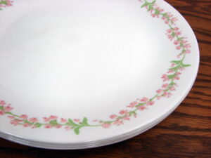 Corning Ware Meadow Pink Garland Flowers Corelle Dinnerware Kitchen Accessories (Copy)