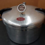 Vintage Presto 7AV 16 Qt Pressure Cooker Canner Complete w/ Book Rack Regulator - Image 7