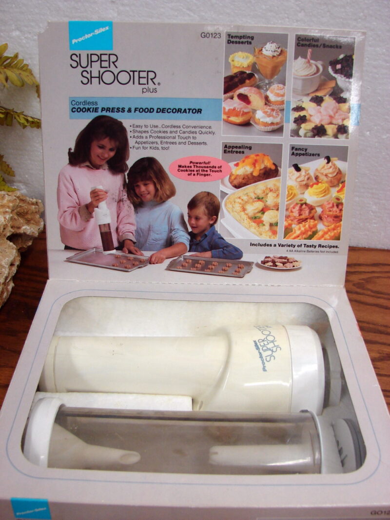 Vintage Proctor Silex Super Shooter Battery Cookie Press Food Decorator Gun G0123, Moose-R-Us.Com Antiques Collectibles Log Cabin Decor