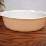 Vintage PYREX Floral Bubble Pale Yellow Beige Bottom Only 045 Oval Casserole - Image 2