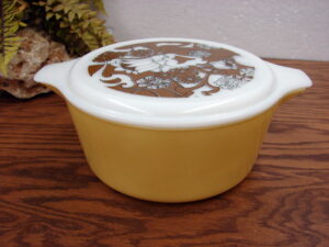 Vintage PYREX Nouveau Floral Yellow Promo #475 Cinderella Round Casserole