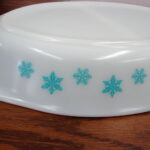 Vintage PYREX White with Turquoise Snowflake Divided 1 1/2 Quart Dish
