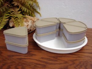 Complete Tupperware #1799 Clay Sprinkles 'N Spice Modular Mates Wedge Set