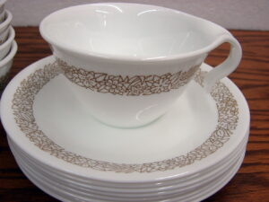 Corning Ware Corelle Brown Woodland Dinnerware Kitchen Accessories