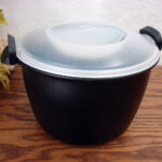 The Pampered Chef 3 Qt Microwave Rice Cooker Plus Steamer
