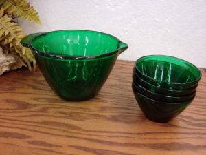 Anchor Hocking Emerald Green Batter Bowl and 4 Matching Individual 5" Bowls