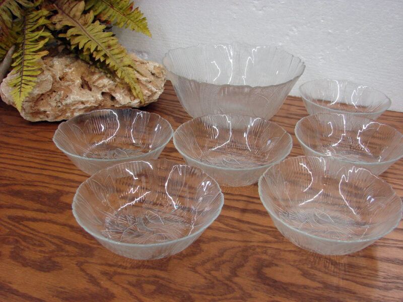Vintage Arcoroc France Canterbury Crocus 7pc Soup Salad Cereal Serving Bowls, Moose-R-Us.Com Antiques Collectibles Log Cabin Decor