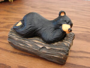 Retired Big Sky Carvers Bearfoots Bears Jeff Fleming Kritter Hollows Laying on Log