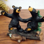 Retired Big Sky Carvers Bearfoots Bears Jeff Fleming Dancing Bears on Log