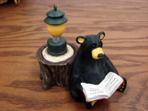 Retired Big Sky Carvers Bearfoots Bears Jeff Fleming Kritter Hollows Reading Lantern