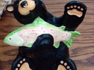 Retired Big Sky Carvers Bearfoots Bears Jeff Fleming Chuckie w/ Trout Fish Waving